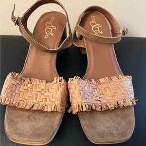 Leather short heel sandals